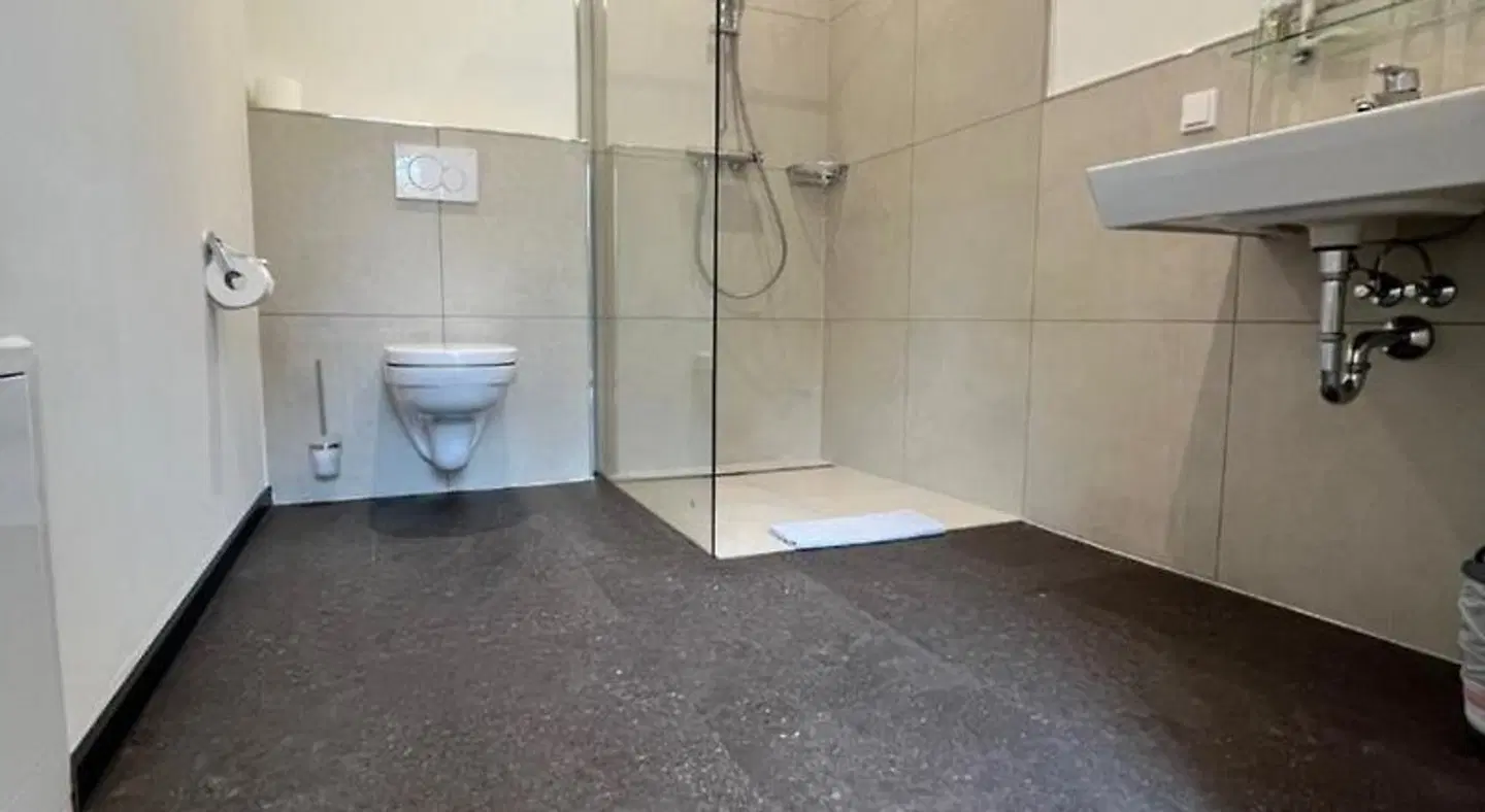 Zum großen Krug Badezimmer