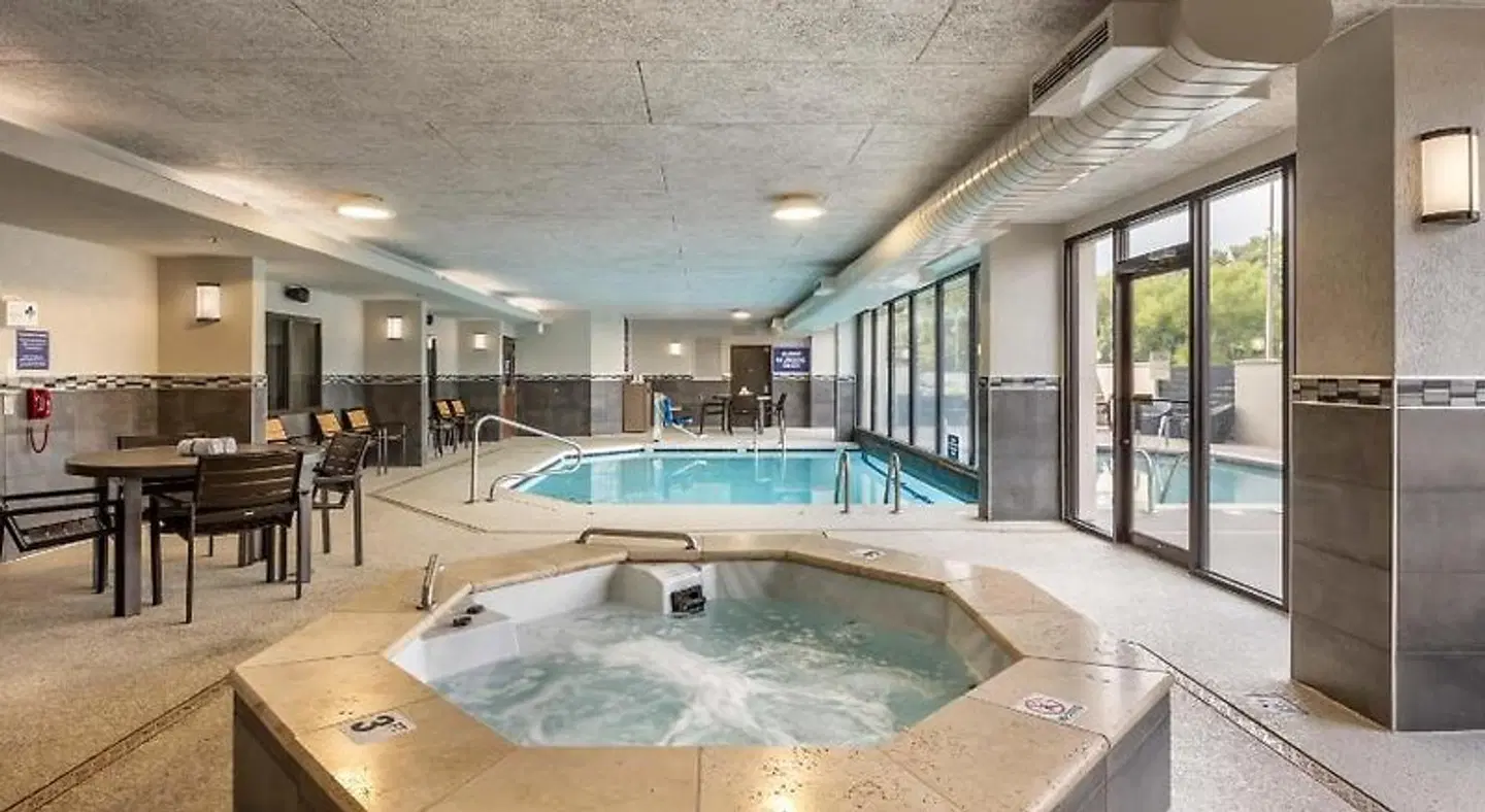 Drury Inn & Suites Springfield, MO Hallenbad