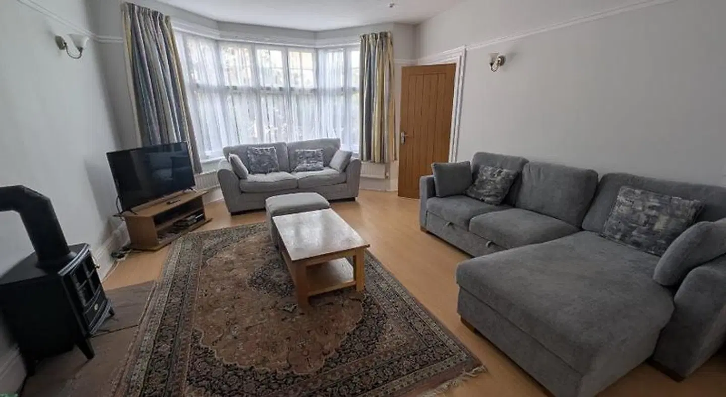 Buile Hill Holiday Flats ROOM_EXAMPLE