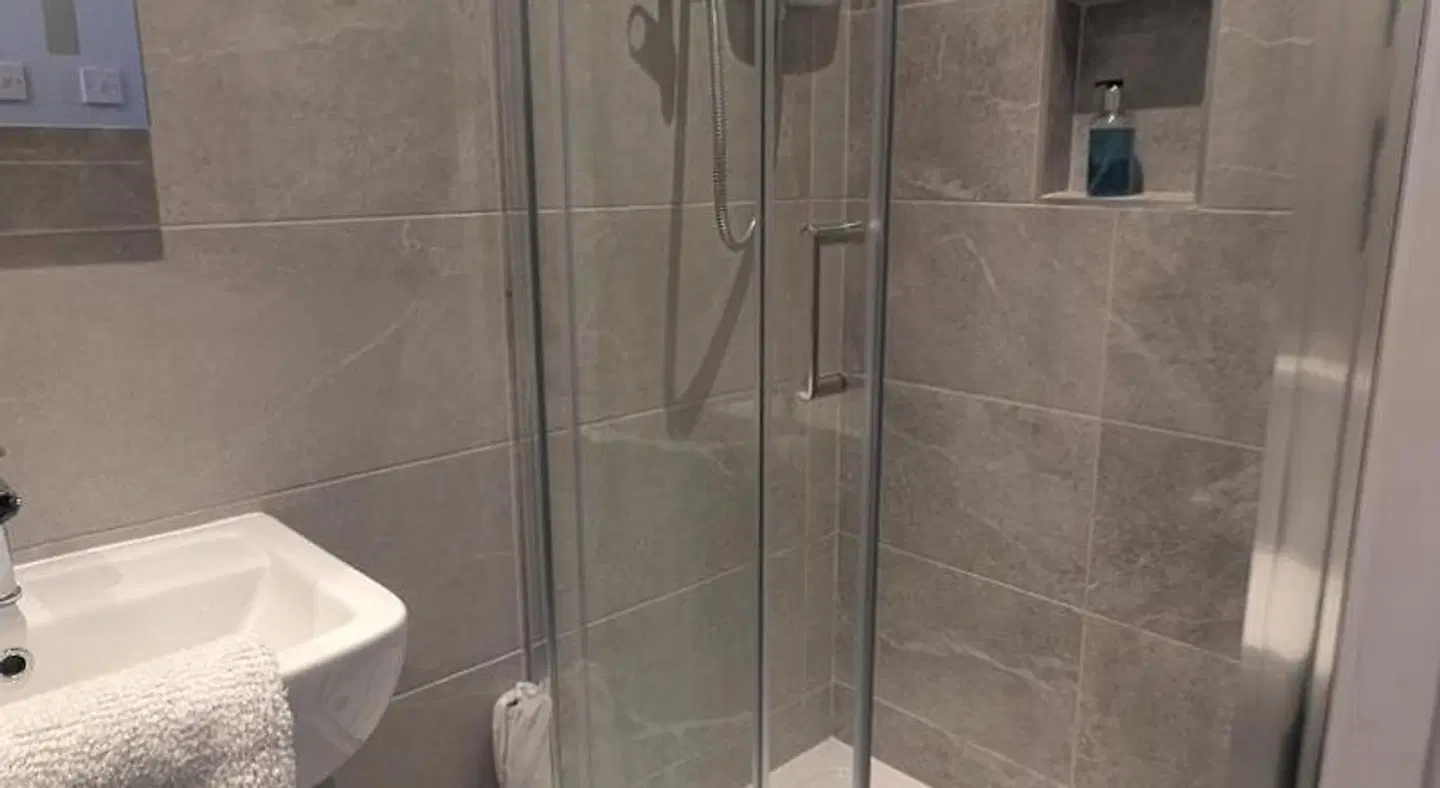 Buile Hill Holiday Flats Badezimmer