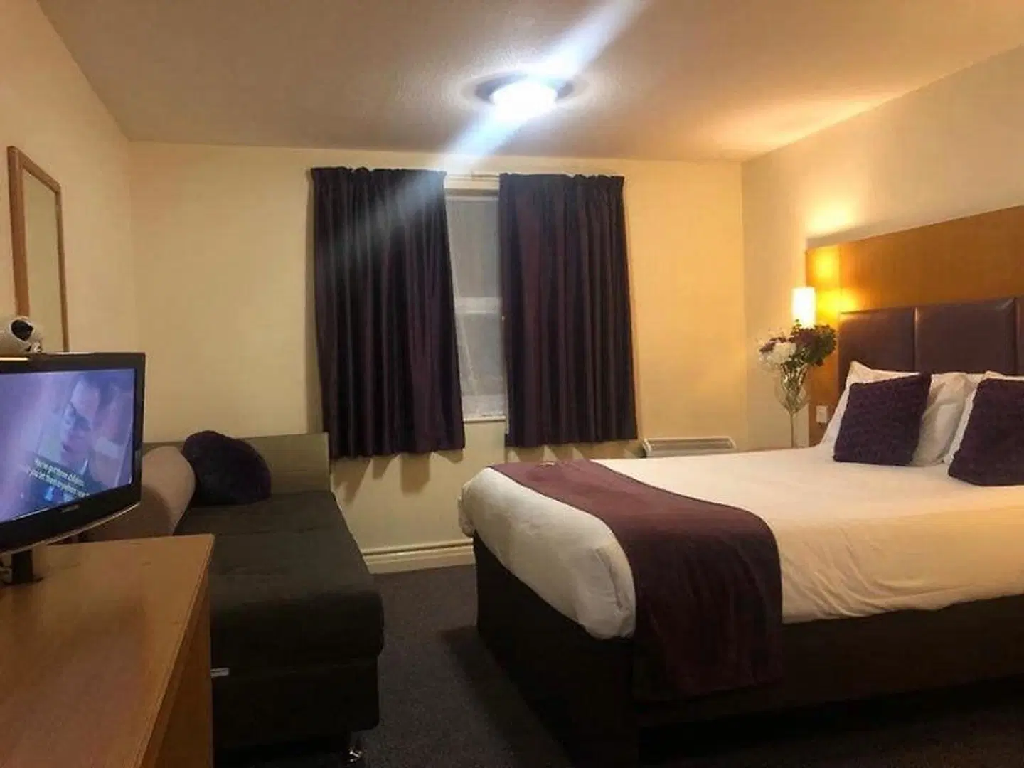 Purple Roomz ROOM_EXAMPLE