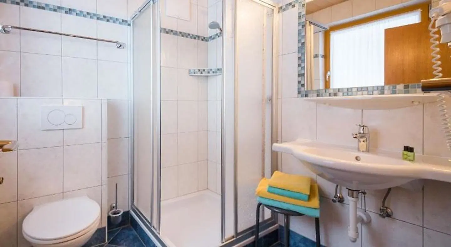 PENSION ROETELSTEIN Badezimmer