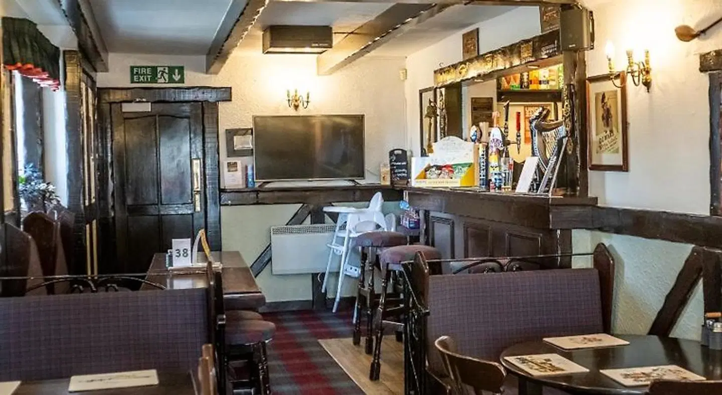 The Upper Largo Hotel & Restaurant Bar