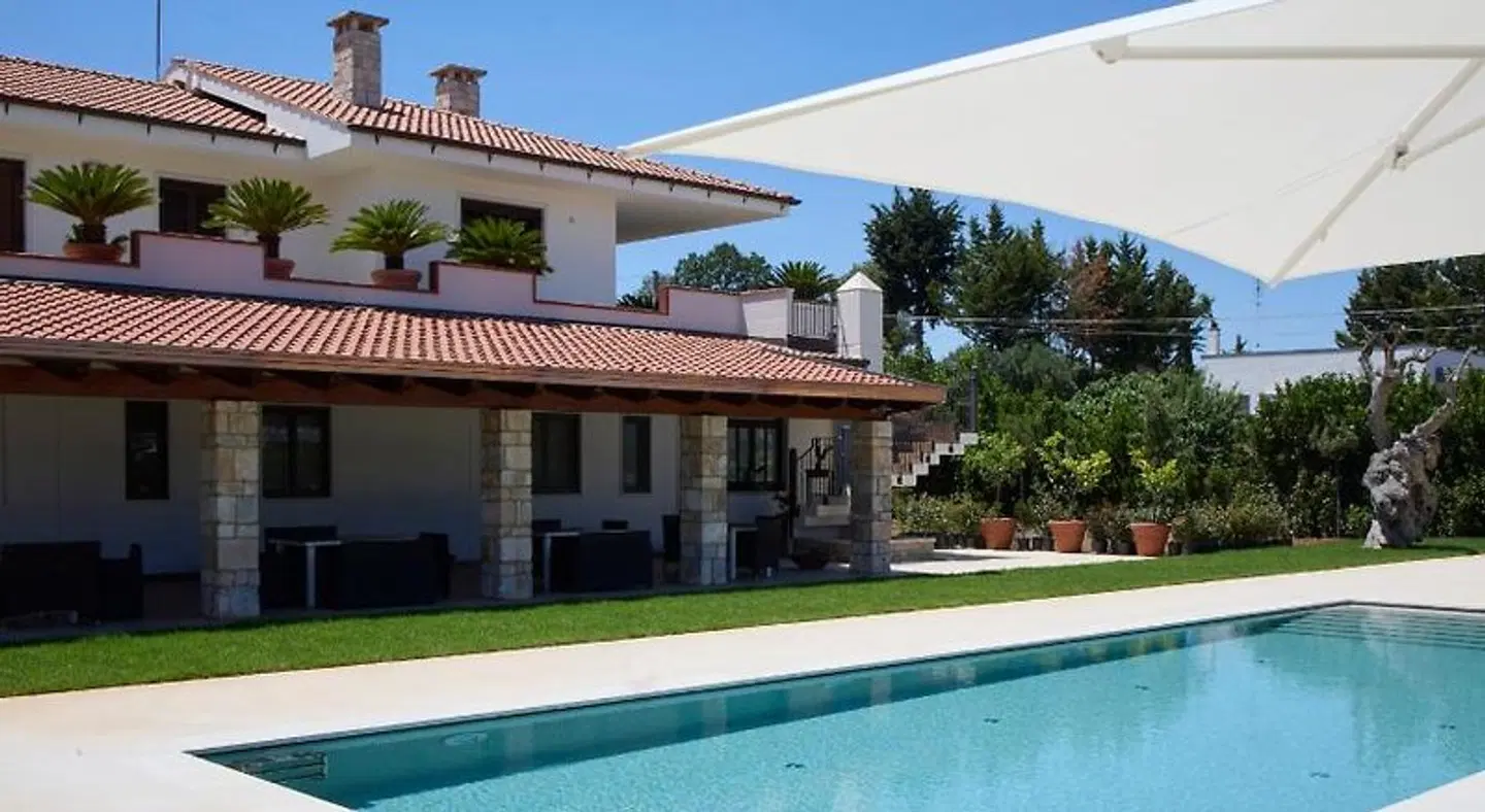 Le Bianche OUTDOOR_POOL