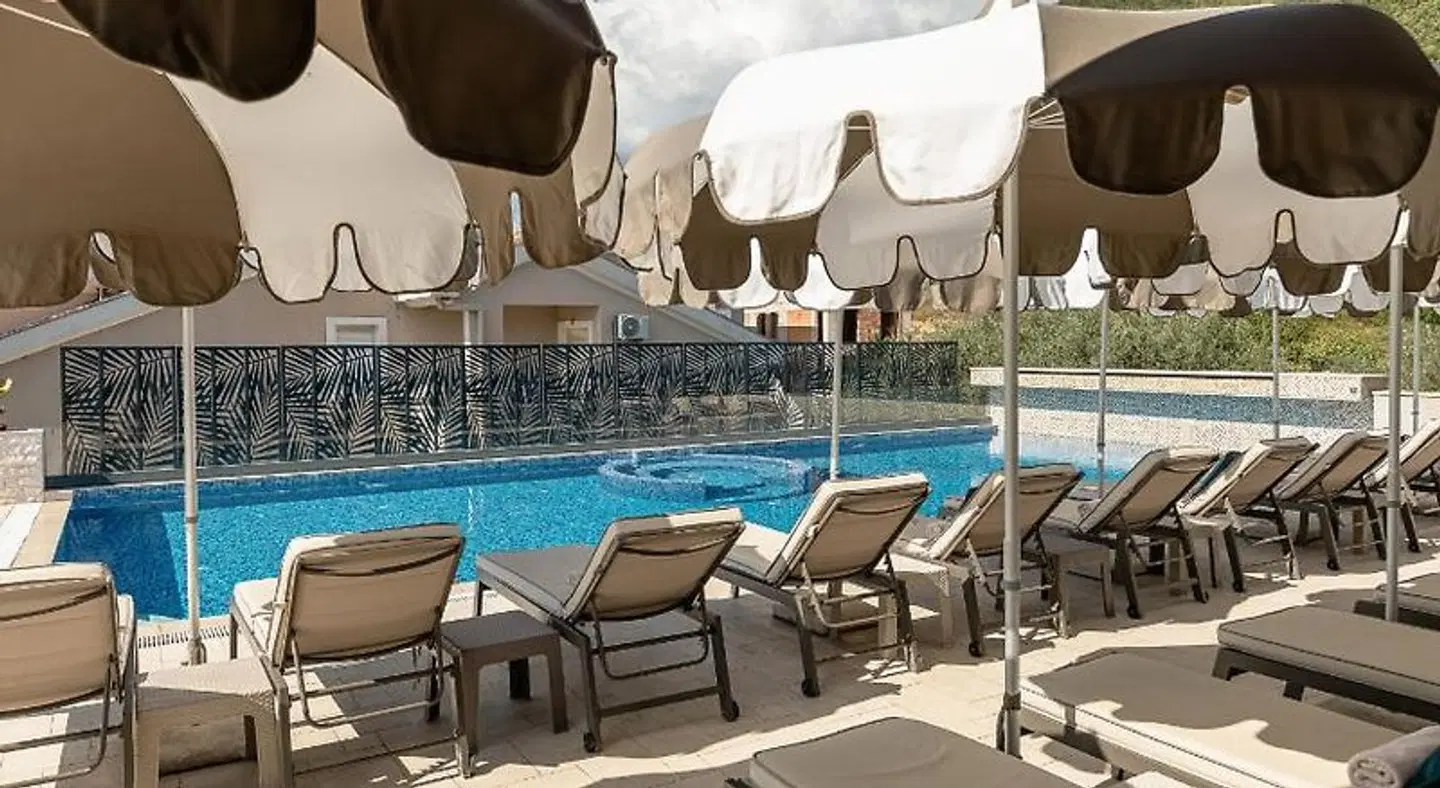 Sun Village Apartments Djenovici OUTDOOR_POOL