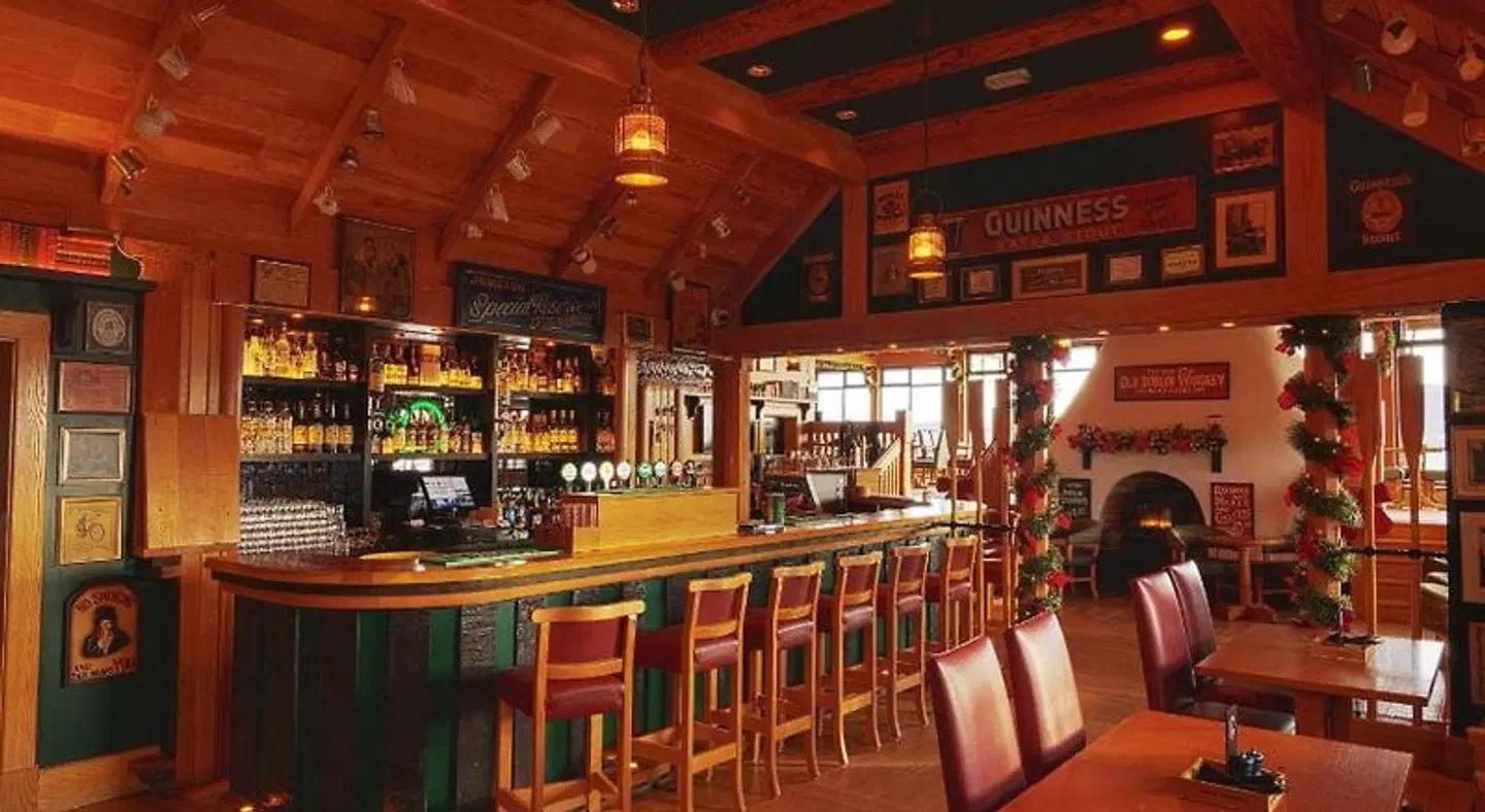 The Waters Edge Bar