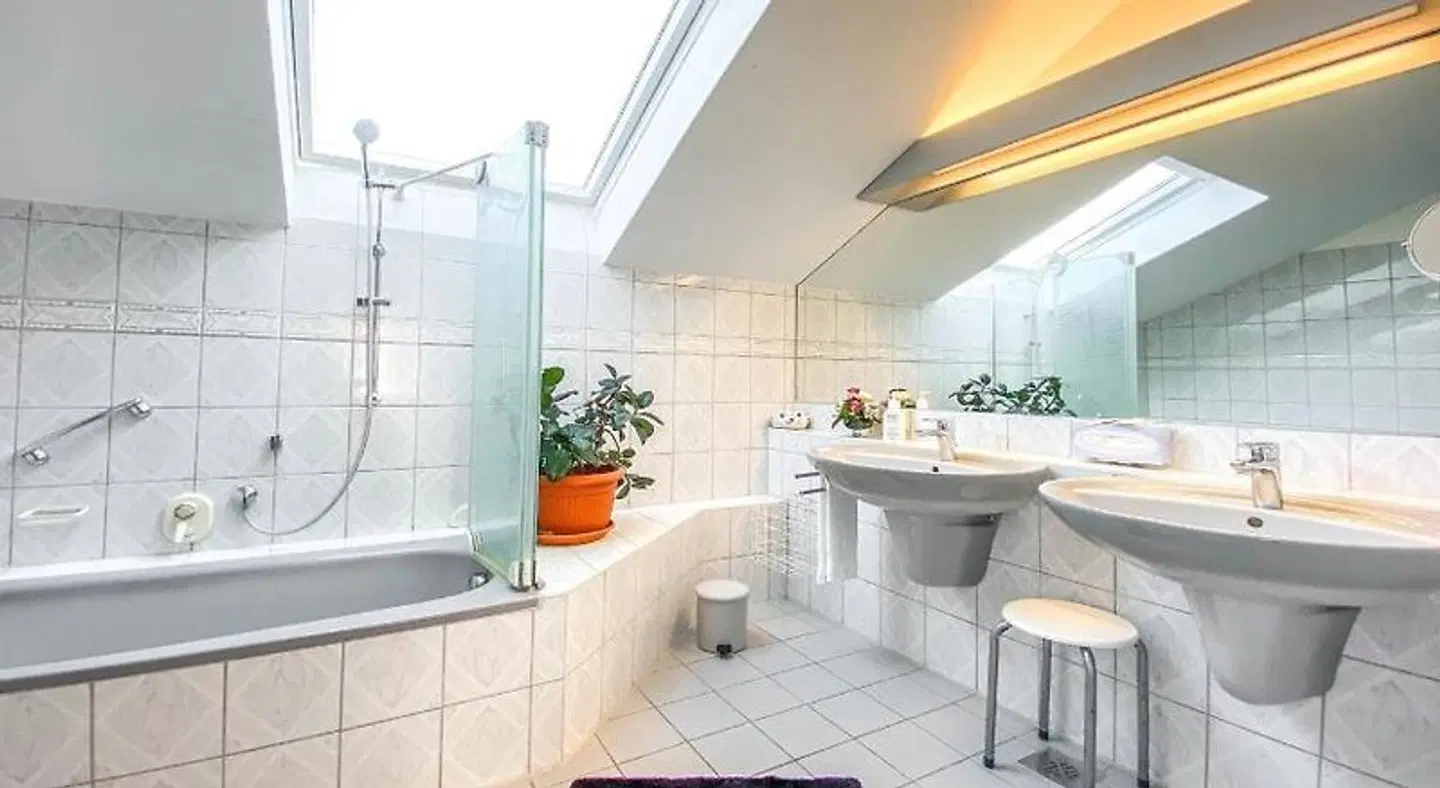 Vier Linden Badezimmer