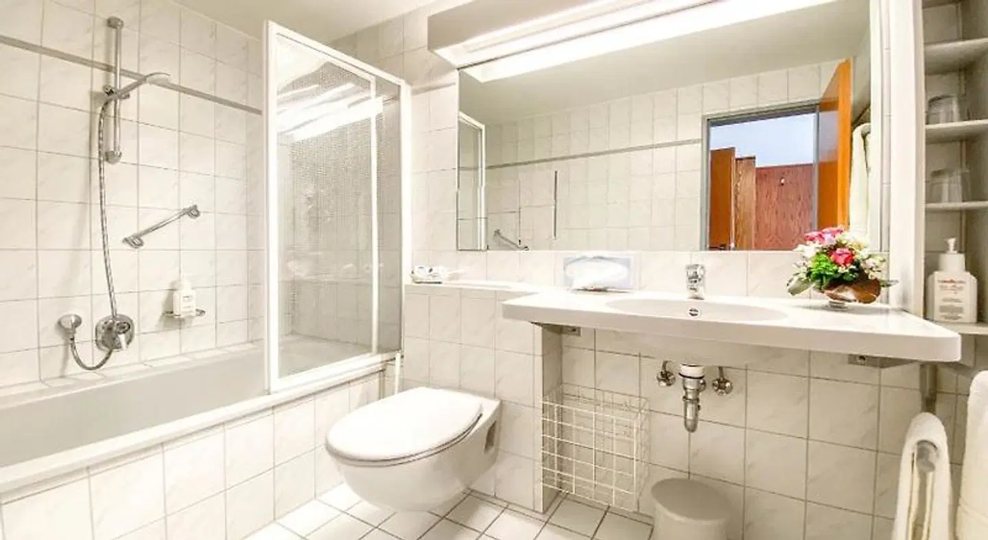 Vier Linden Badezimmer