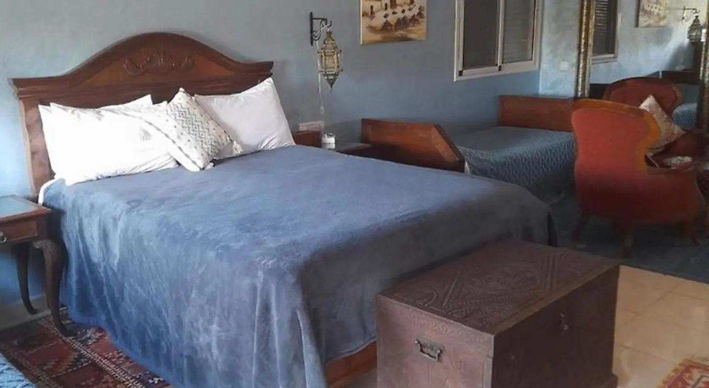 Riad Tanjil ROOM_EXAMPLE