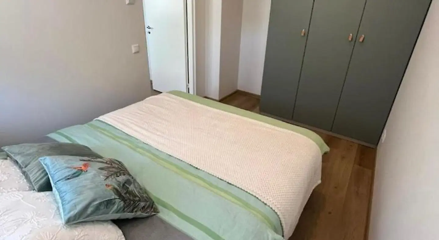 Just Rest Automatic Hostel ROOM_EXAMPLE