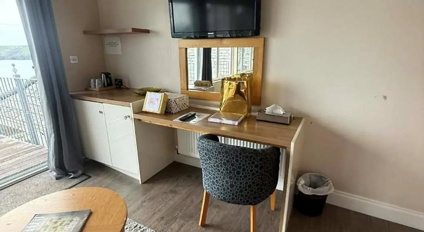 Porth Avallen ROOM_EXAMPLE