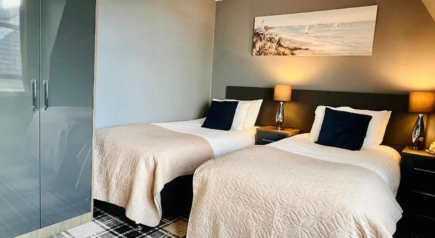 Cullen Bay ROOM_EXAMPLE