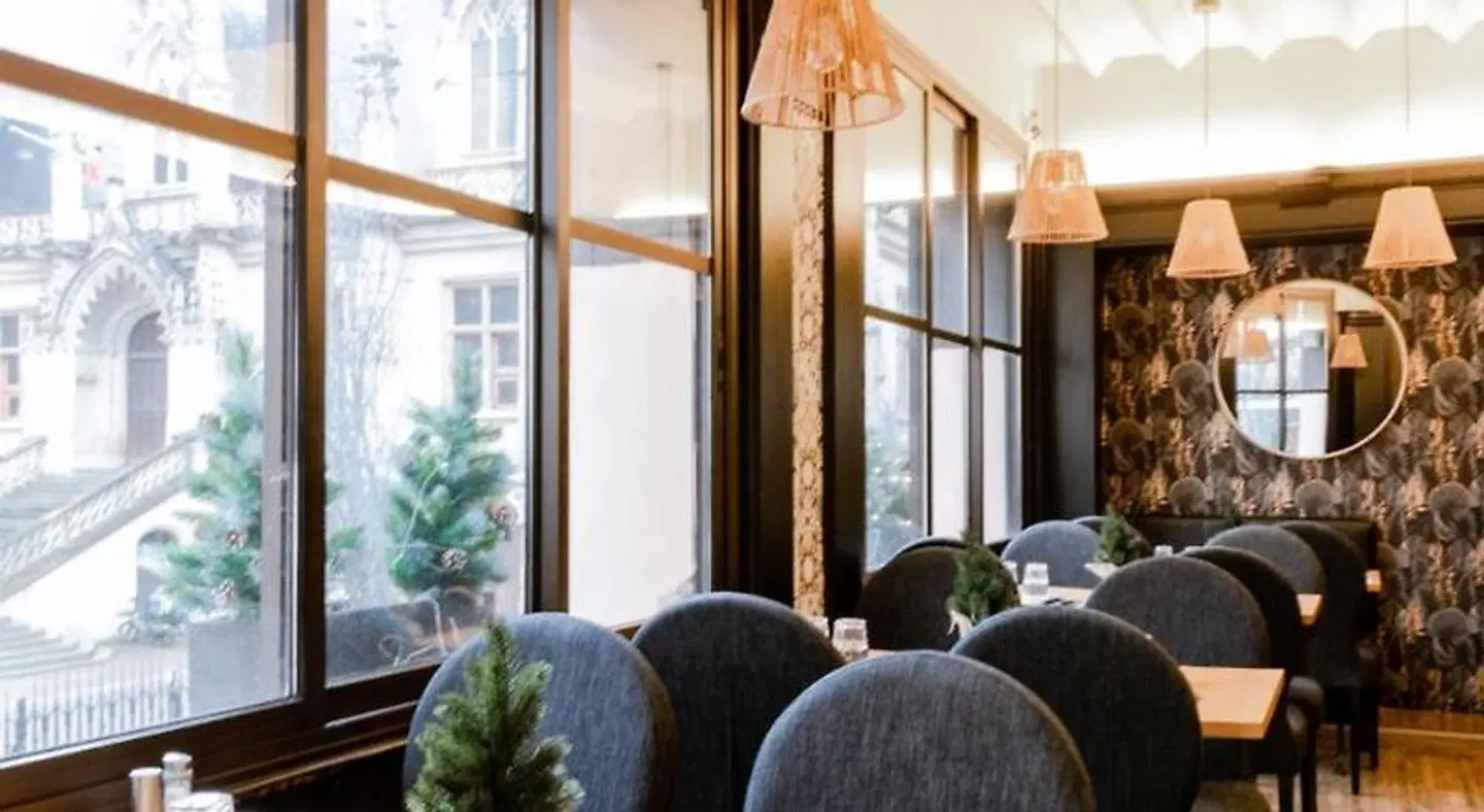 Les Initiés LOUNGE_LOBBY