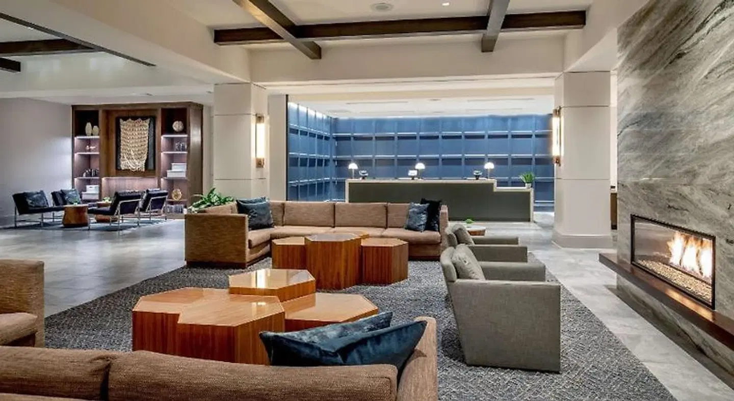 Hilton Columbus/Polaris LOUNGE_LOBBY