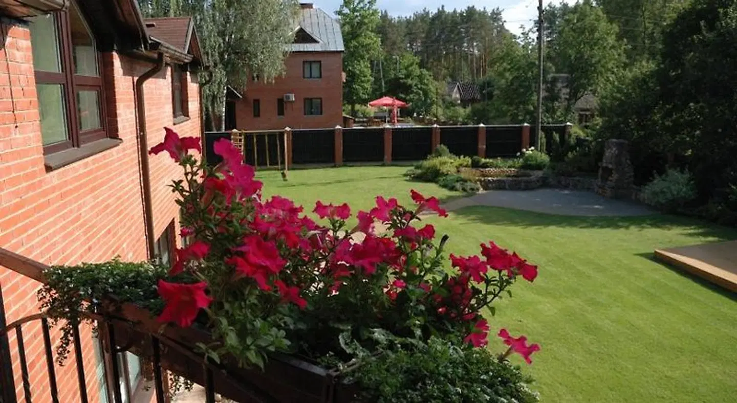 Stren'i Guesthouse EXTERIOR