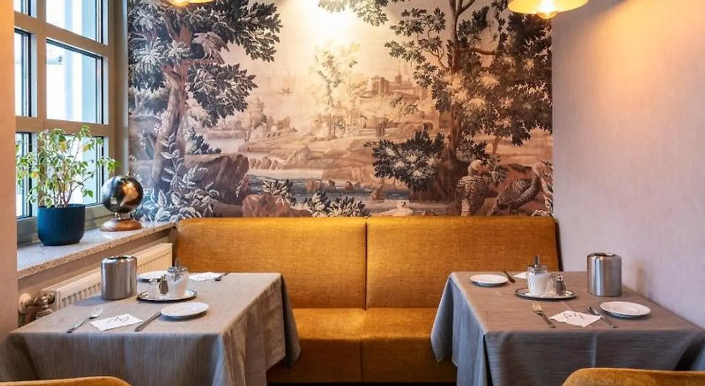 Dom Hotel Restaurant