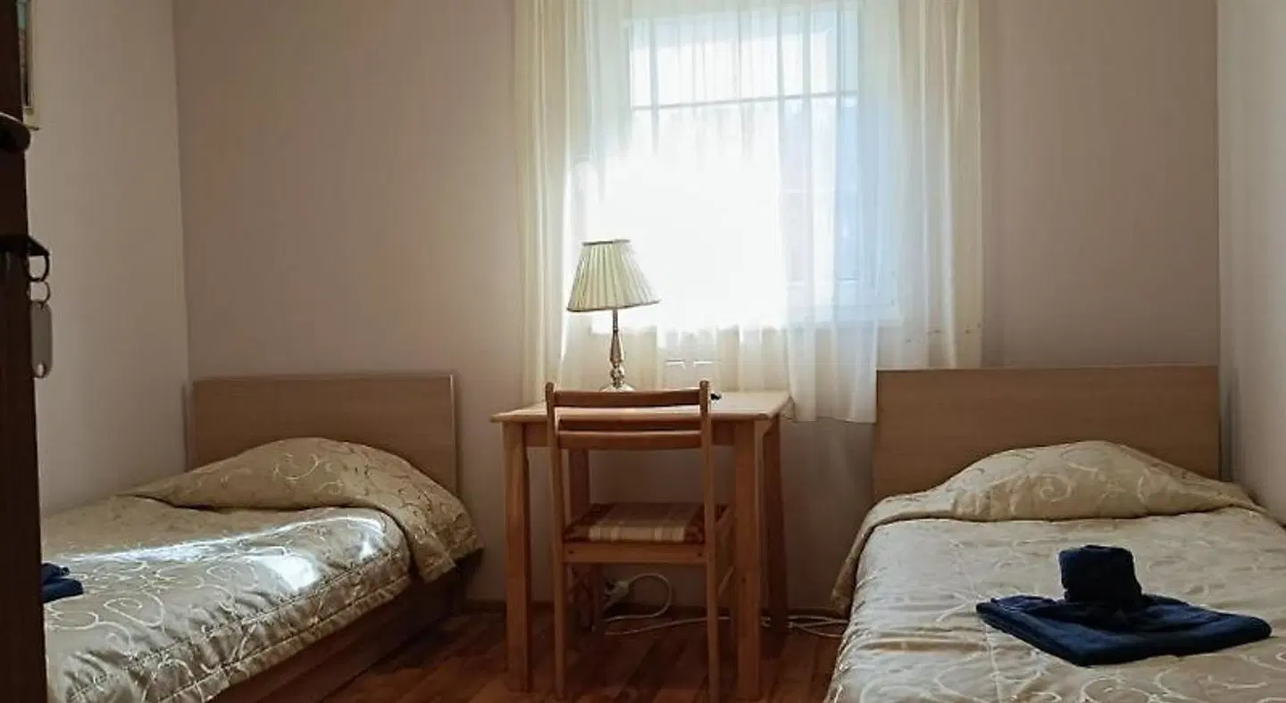 Girele ROOM_EXAMPLE