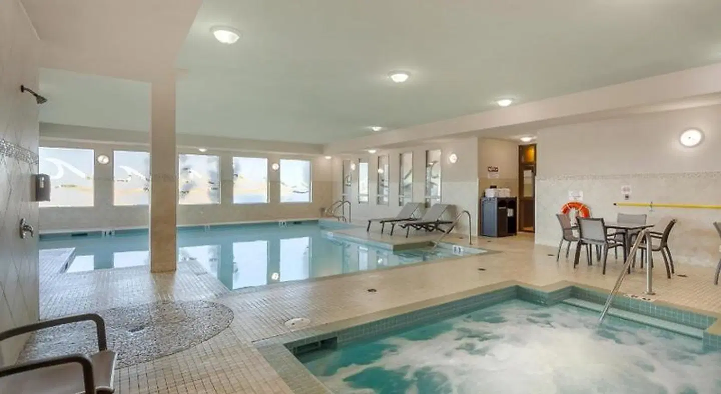 Best Western Plus Sherwood Park Inn & Suites Hallenbad