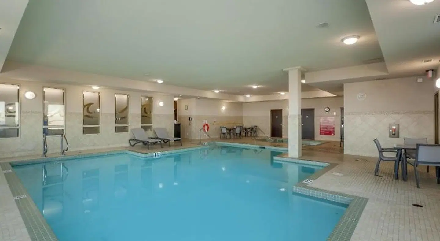 Best Western Plus Sherwood Park Inn & Suites Hallenbad