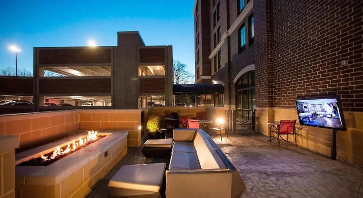 SpringHill Suites by Marriott Athens Downtown/University Area Terrasse