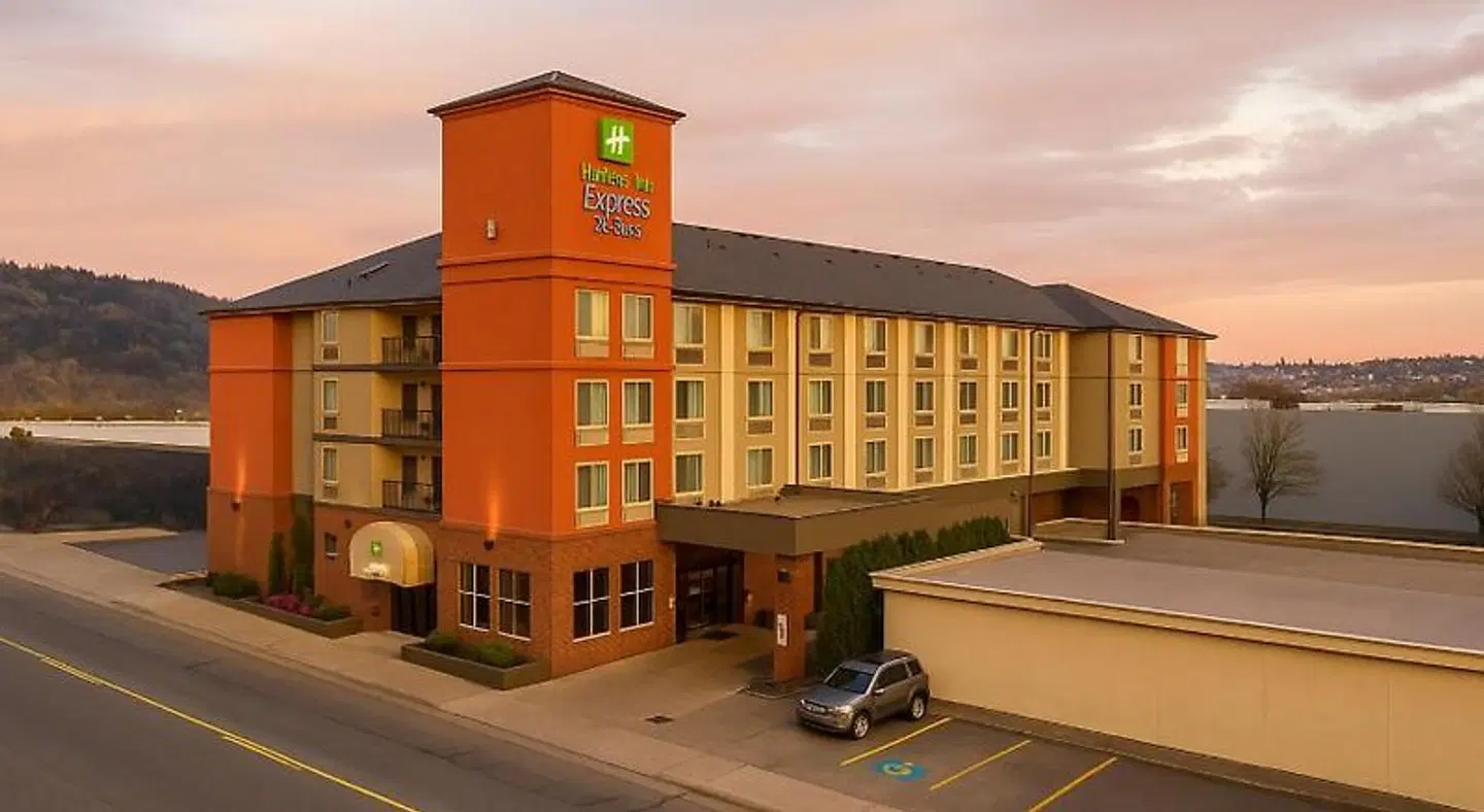 Holiday Inn Express & Suites Portland-Nw Downtown by IHG EXTERIOR