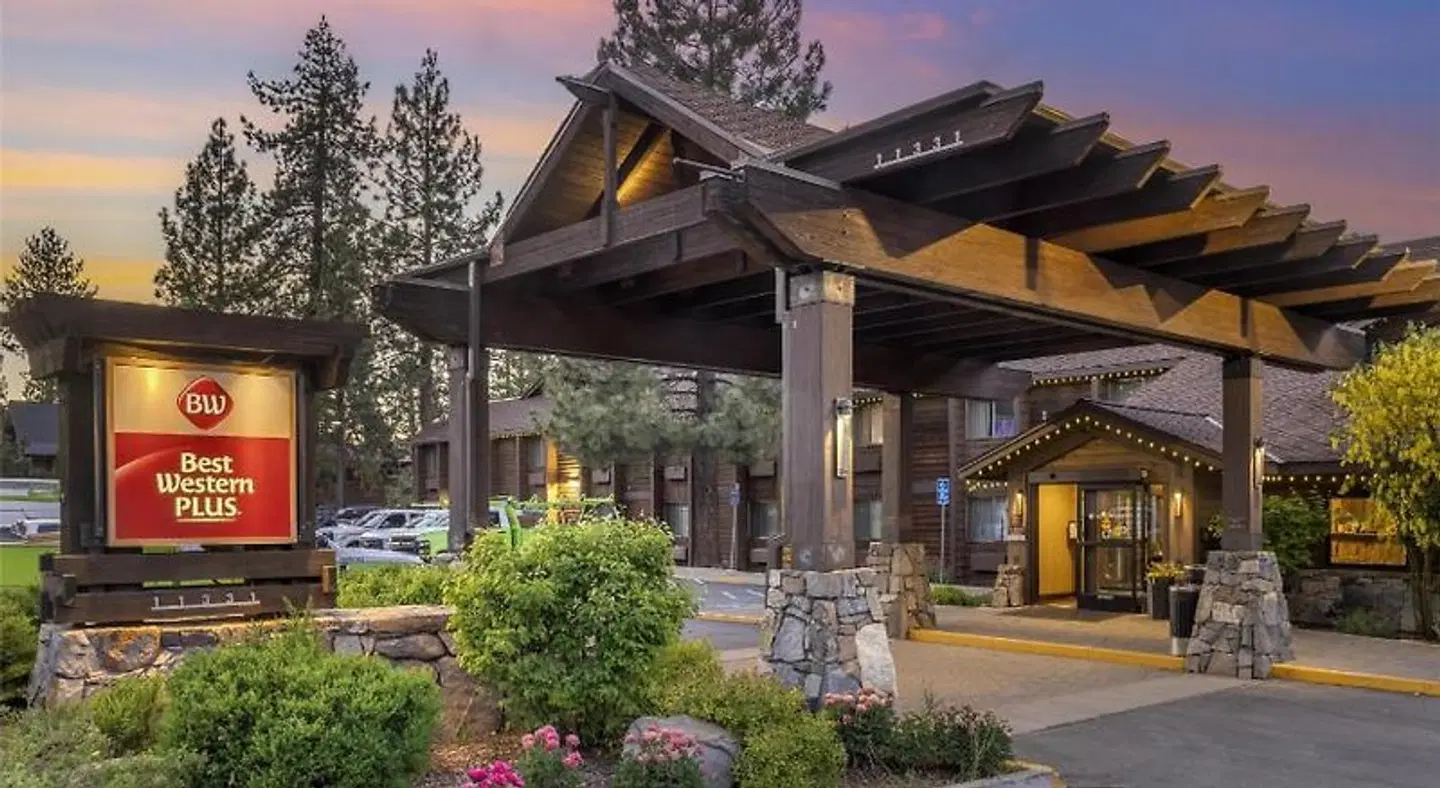 Best Western Plus Truckee-Tahoe Hotel EXTERIOR