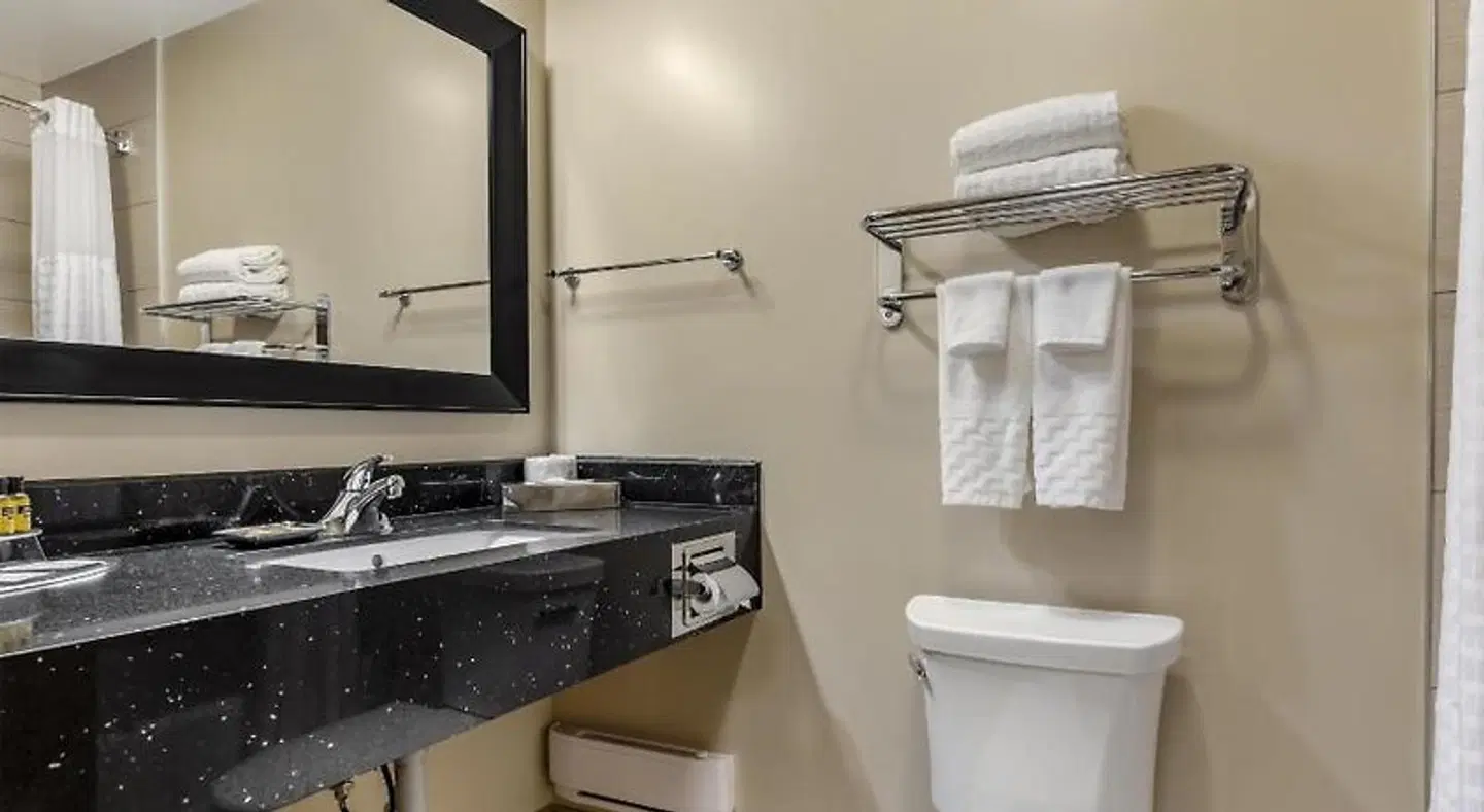 Best Western Plus Moose Jaw Badezimmer