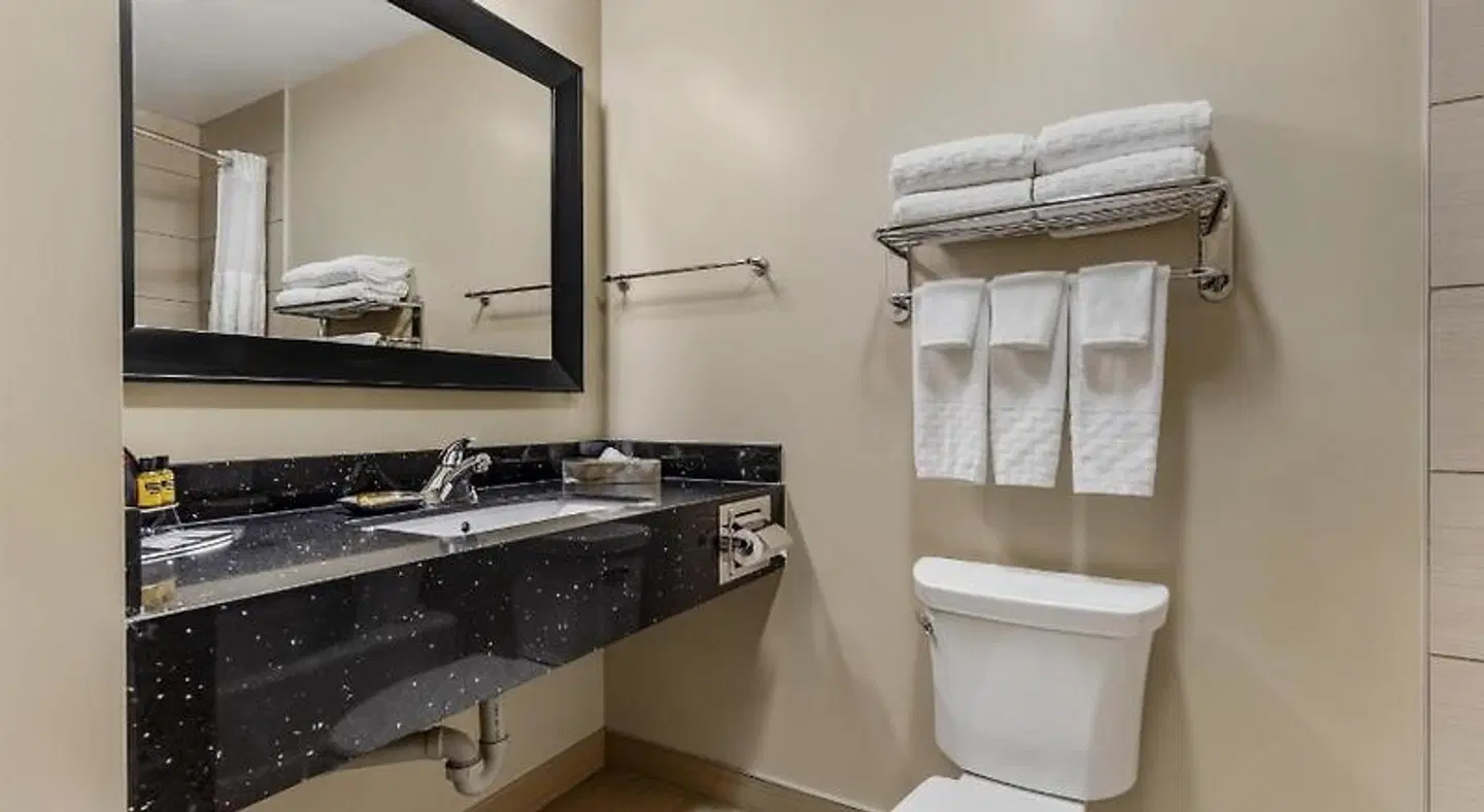 Best Western Plus Moose Jaw Badezimmer