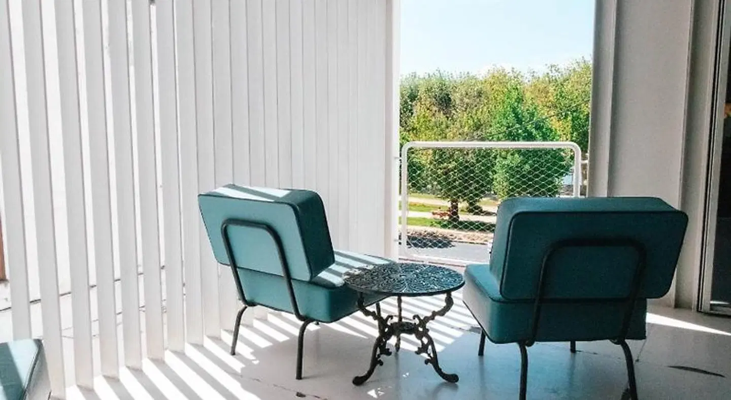 Zero Box Lodge Coimbra Terrasse