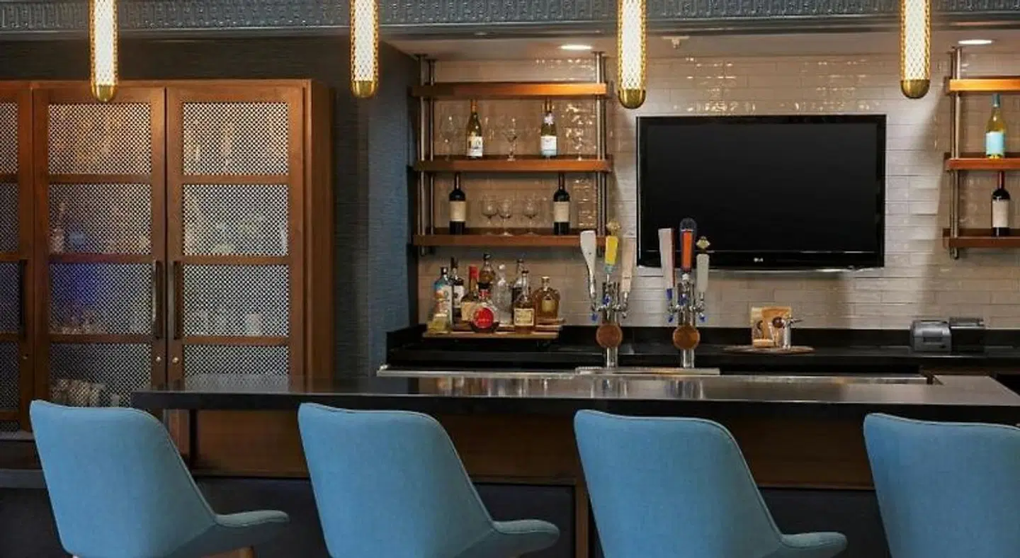 Four Points by Sheraton Ontario-Rancho Cucamonga Bar