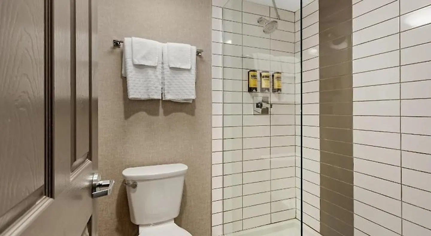 Best Western Plus West Edmonton Badezimmer