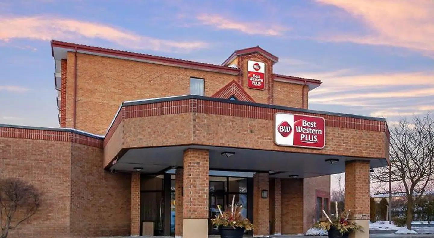 Best Western Plus Otonabee Inn EXTERIOR