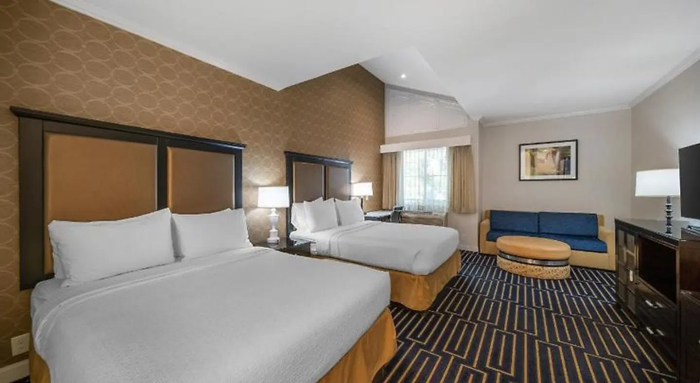 Best Western PLUS Palm Court Hotel ROOM_EXAMPLE