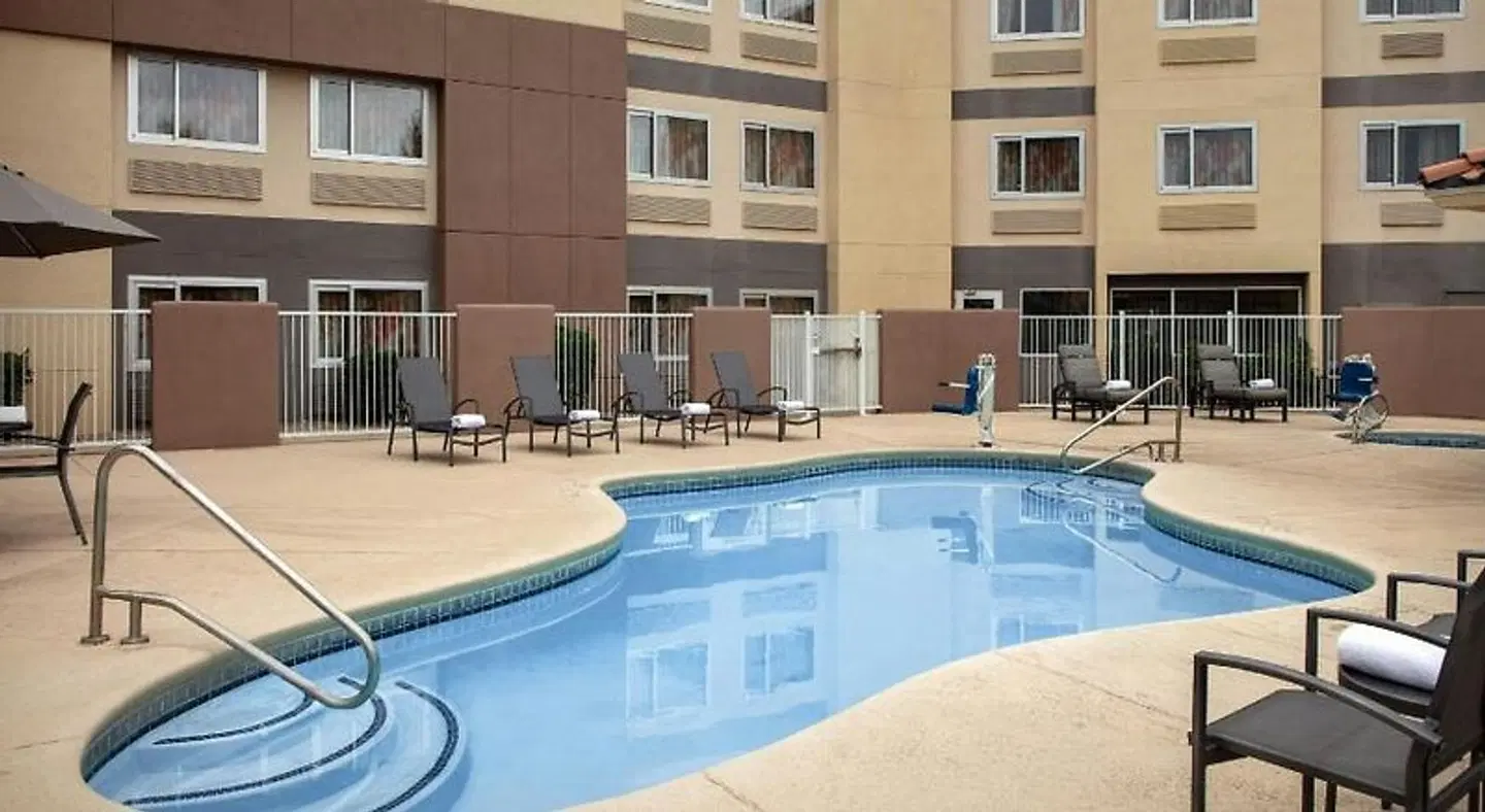 Fairfield by Marriott Inn & Suites Albuquerque Airport OUTDOOR_POOL