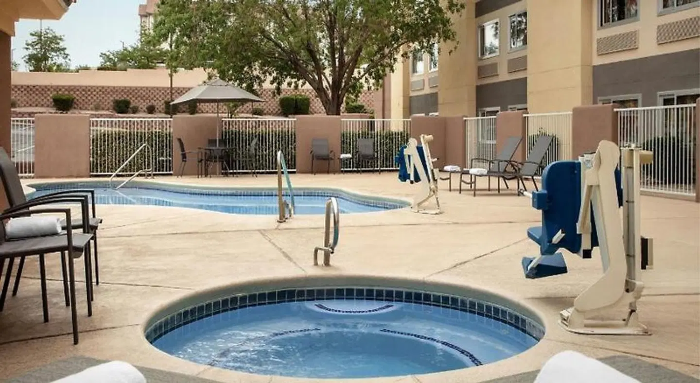 Fairfield by Marriott Inn & Suites Albuquerque Airport OUTDOOR_POOL