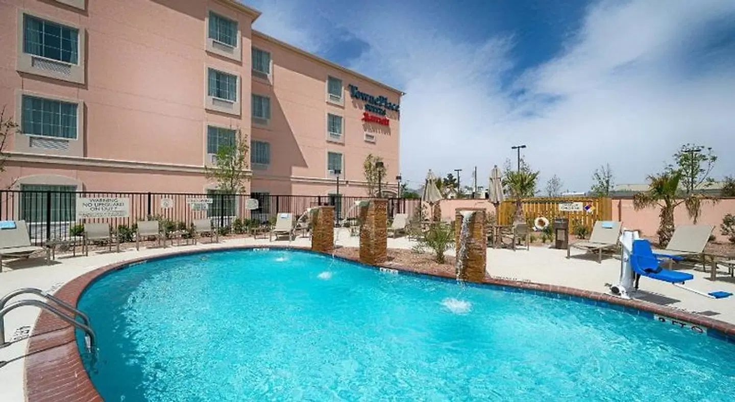 TownePlace Suites by Marriott El Paso Airport OUTDOOR_POOL