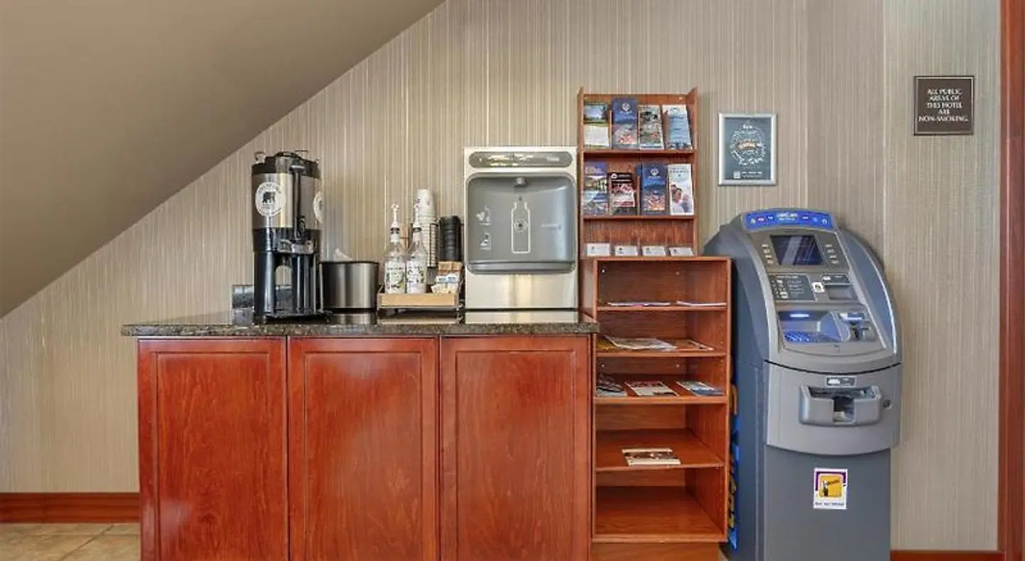 Best Western Plus Baker Street Inn LOUNGE_LOBBY