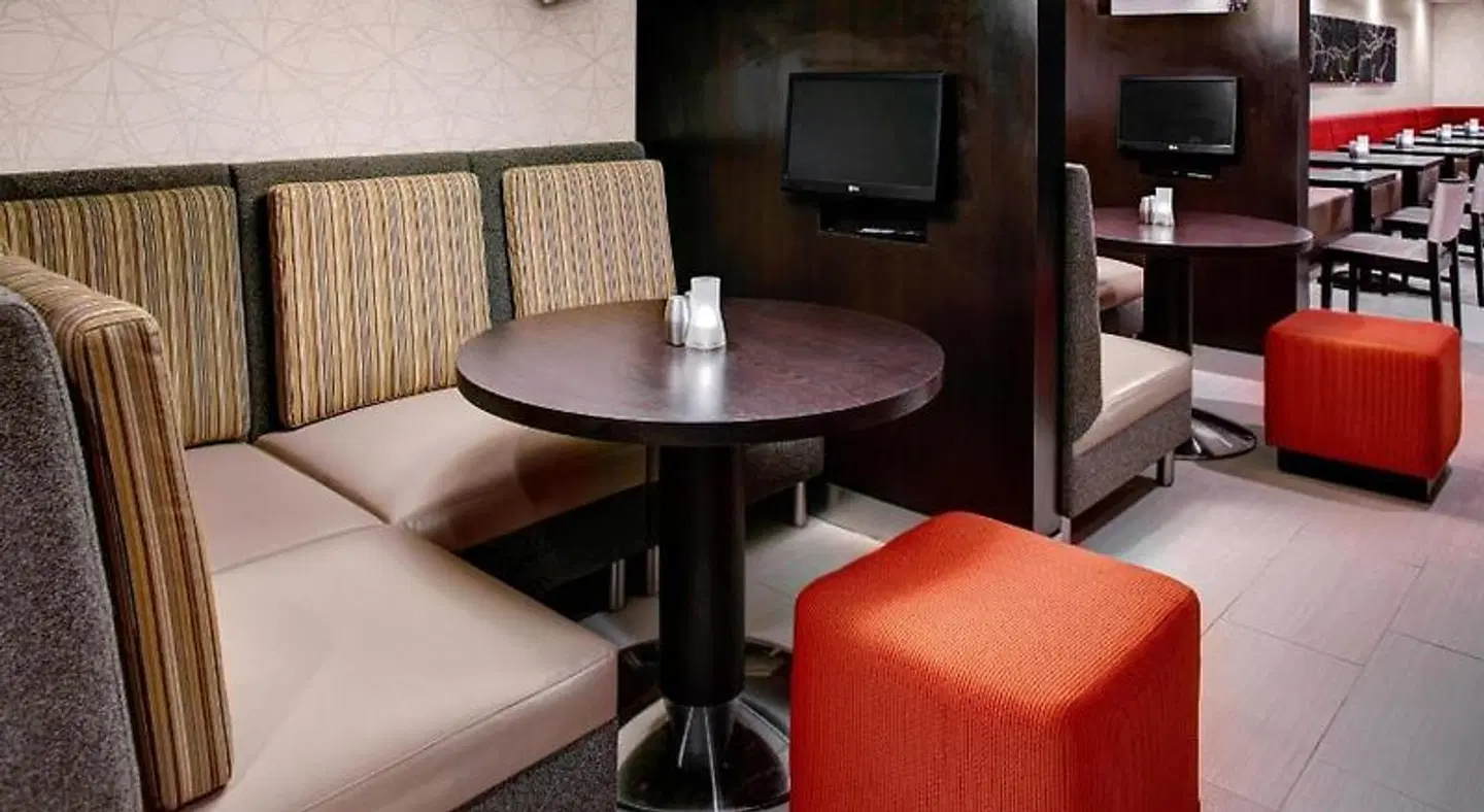 Courtyard by Marriott Columbus Downtown ROOM_EXAMPLE