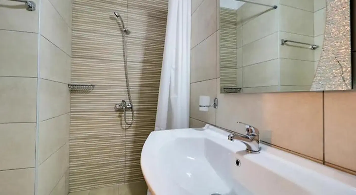 Calamos Beach Hotel By Anayia All Inclusive Resorts Badezimmer