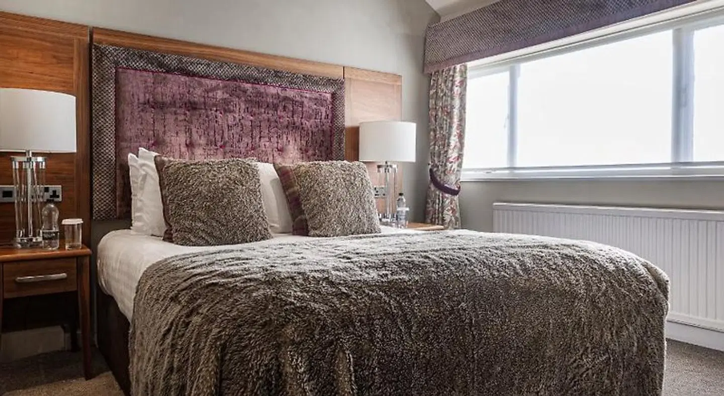 The Feathers ROOM_EXAMPLE
