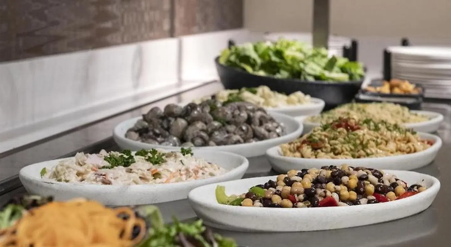 DoubleTree by Hilton West Edmonton Restaurant