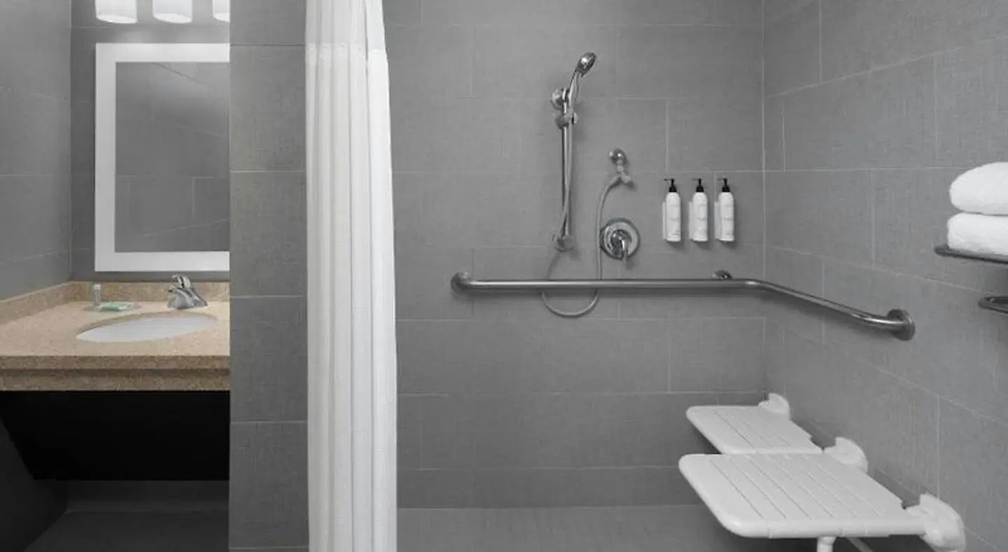 TownePlace Suites by Marriott Carlsbad Badezimmer