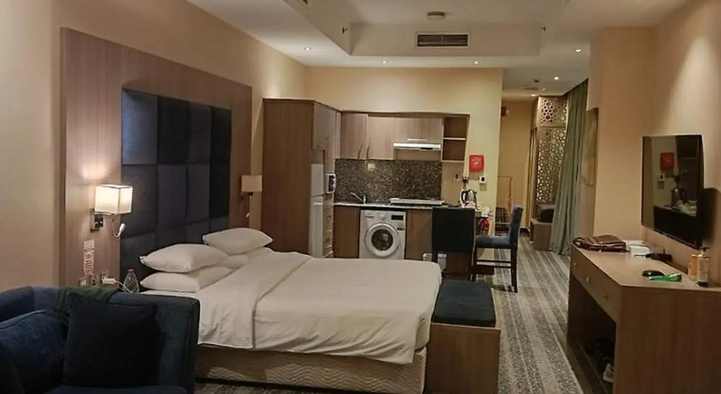 LA CASTLE HOTEL ROOM_EXAMPLE