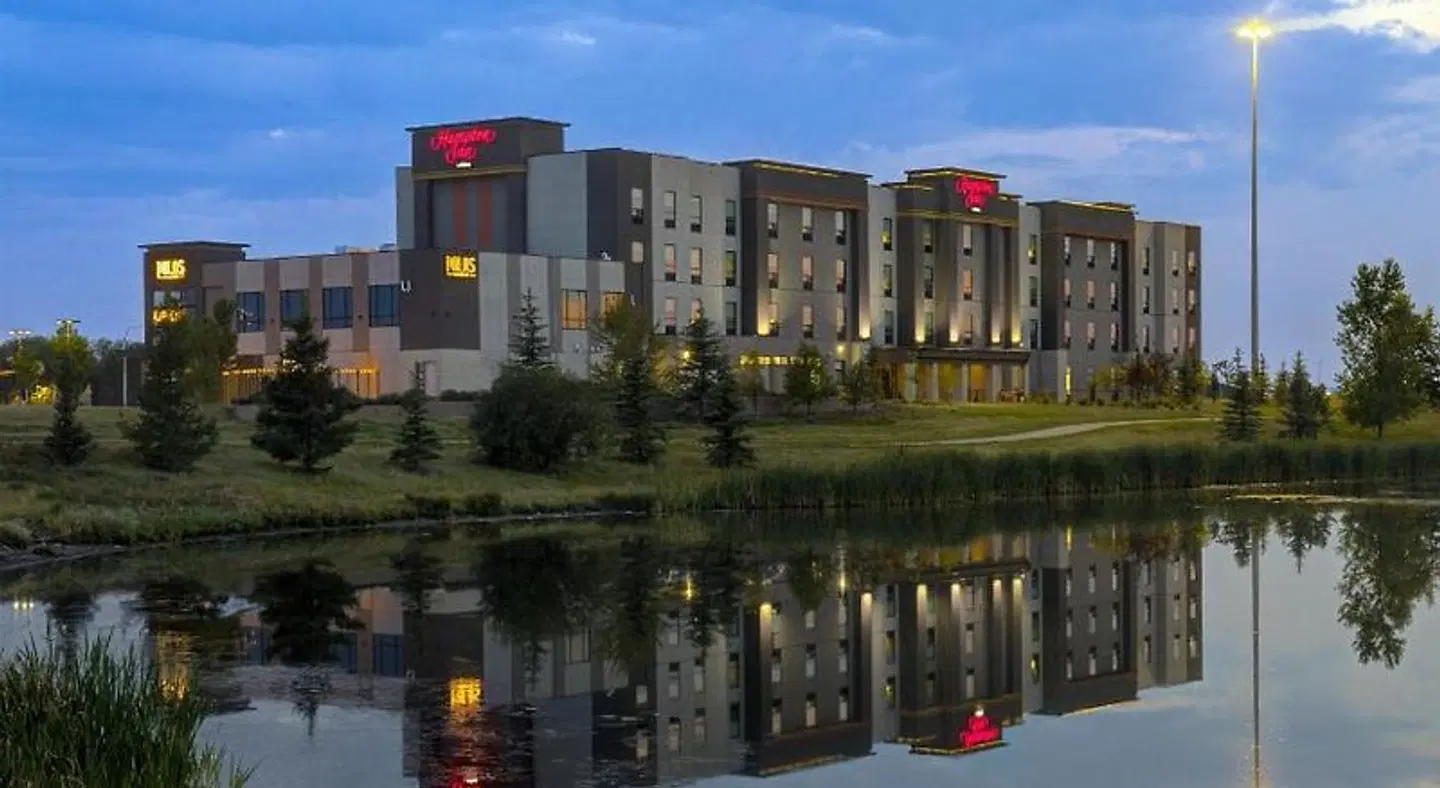 Hampton Inn by Hilton Edmonton/Sherwood Park EXTERIOR