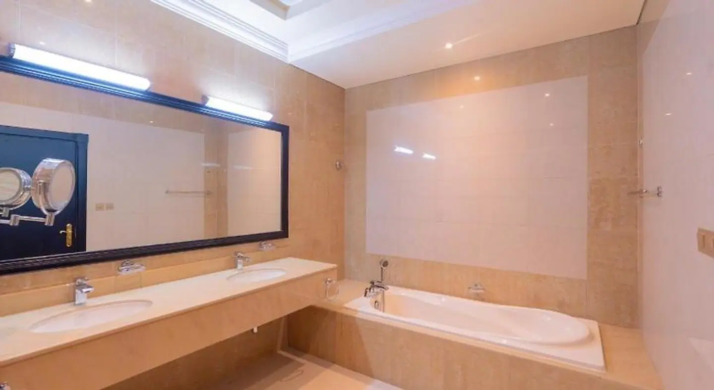 Al Hamra Residence Badezimmer