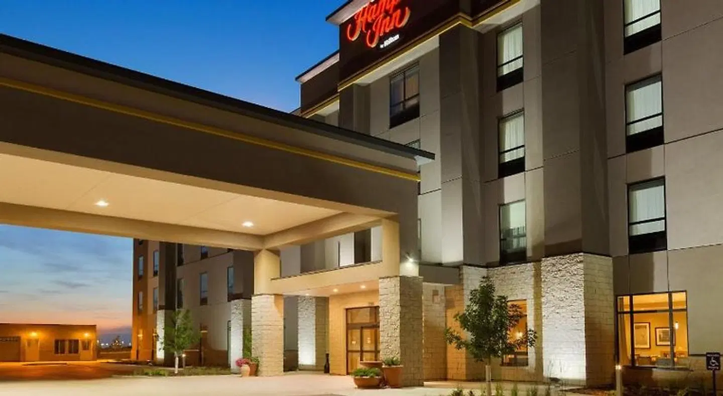 Hampton Inn by Hilton Edmonton/Sherwood Park EXTERIOR