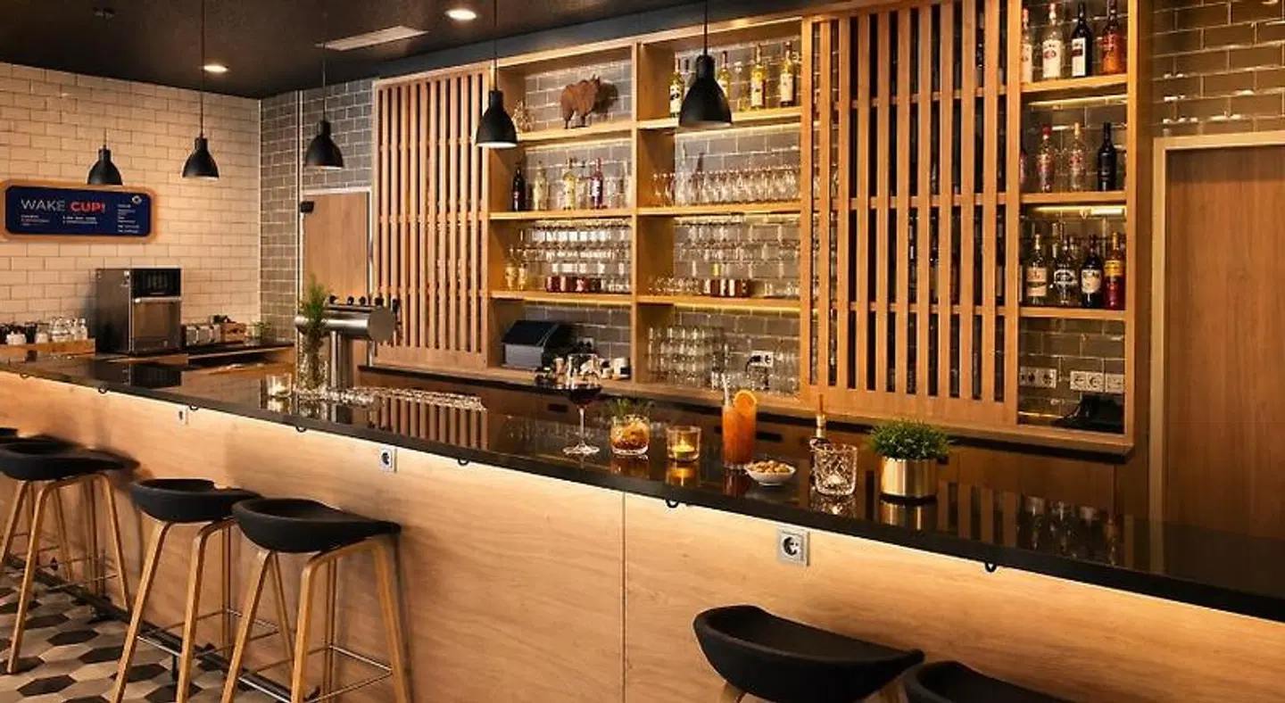 Holiday Inn Express Munich Airport - Erding by IHG Bar