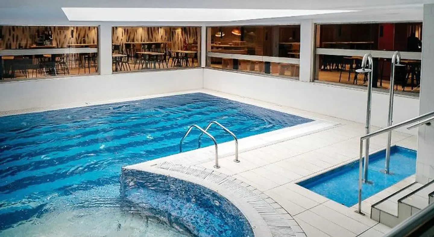 Oceania Paris Porte De Versailles Hallenbad
