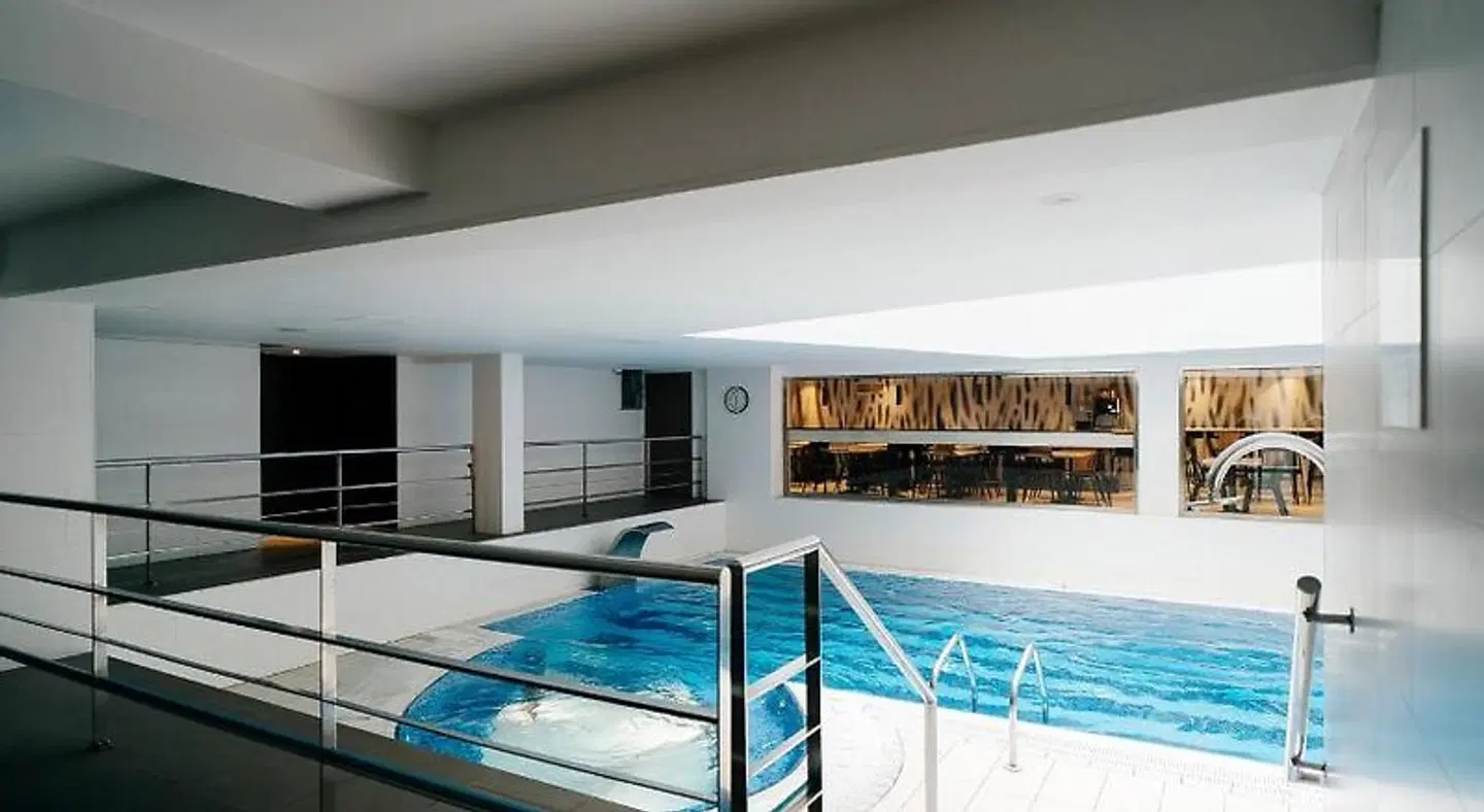 Oceania Paris Porte De Versailles Hallenbad