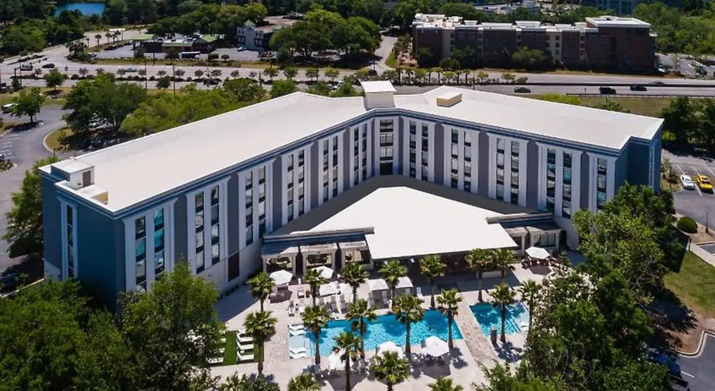 Hotel Indigo Mount Pleasant by IHG EXTERIOR